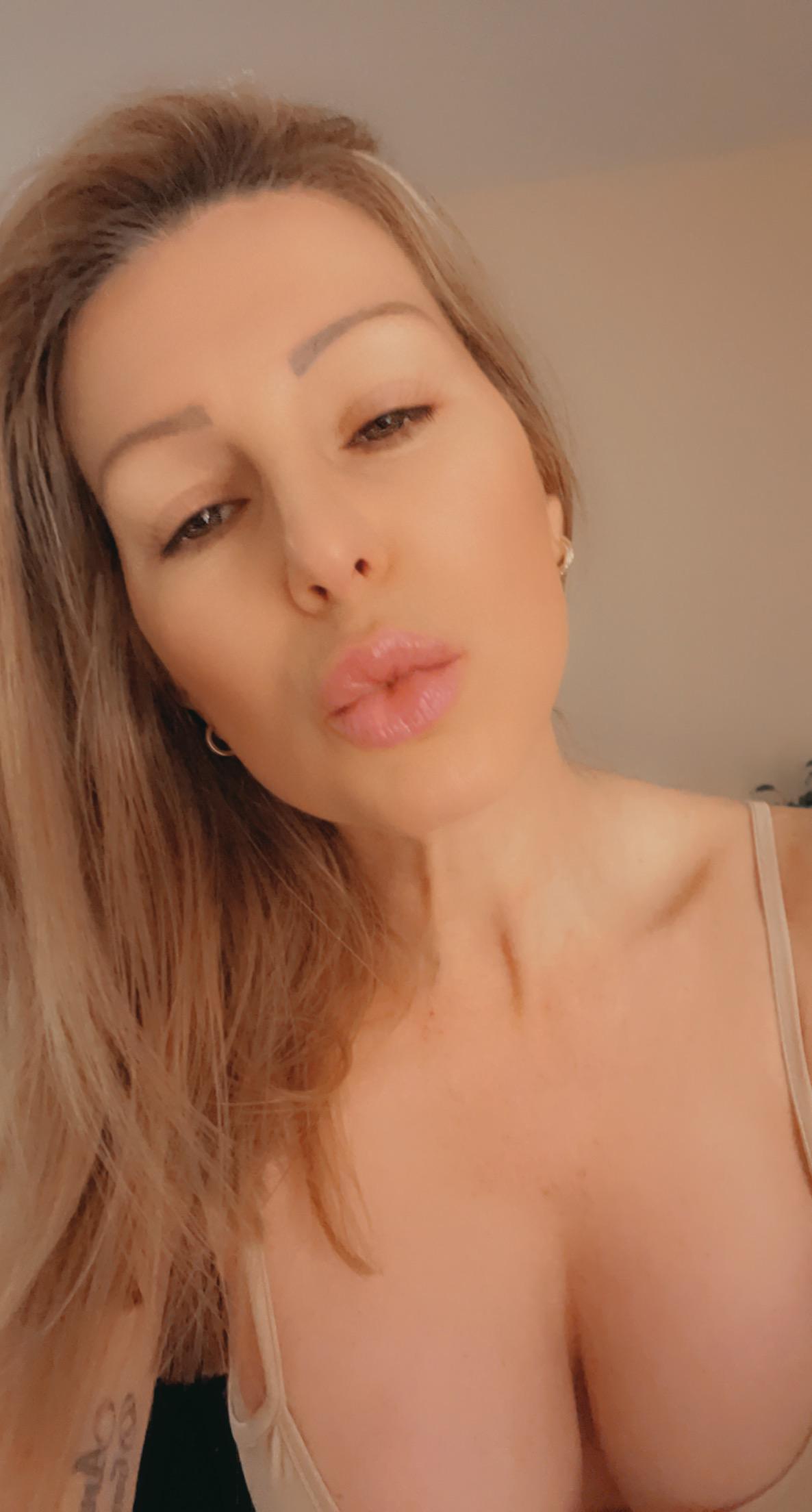 ❤️mirela❤️ live
