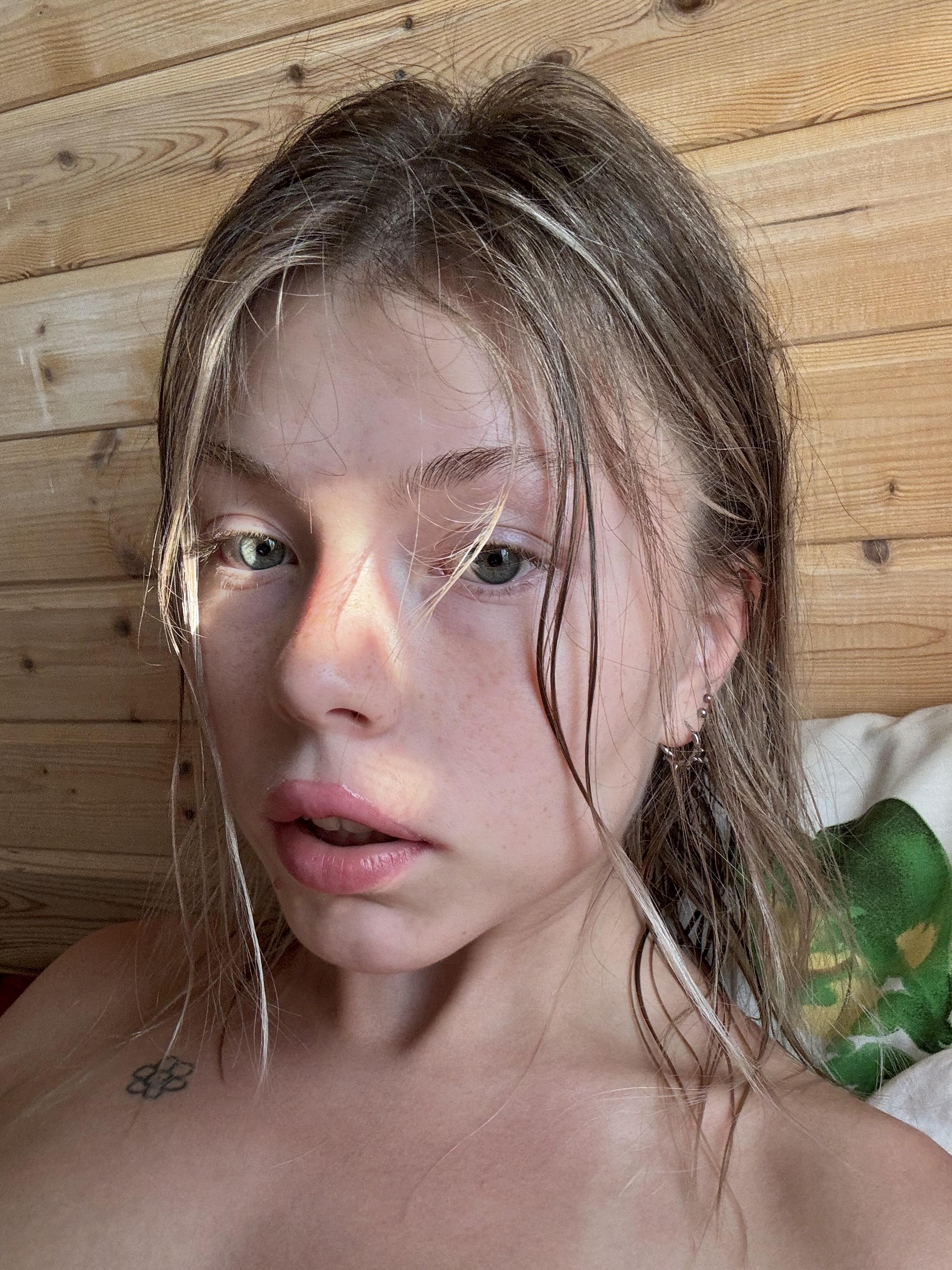 BLonde Deva_alice is top 3 of blondes on Stripcamfun