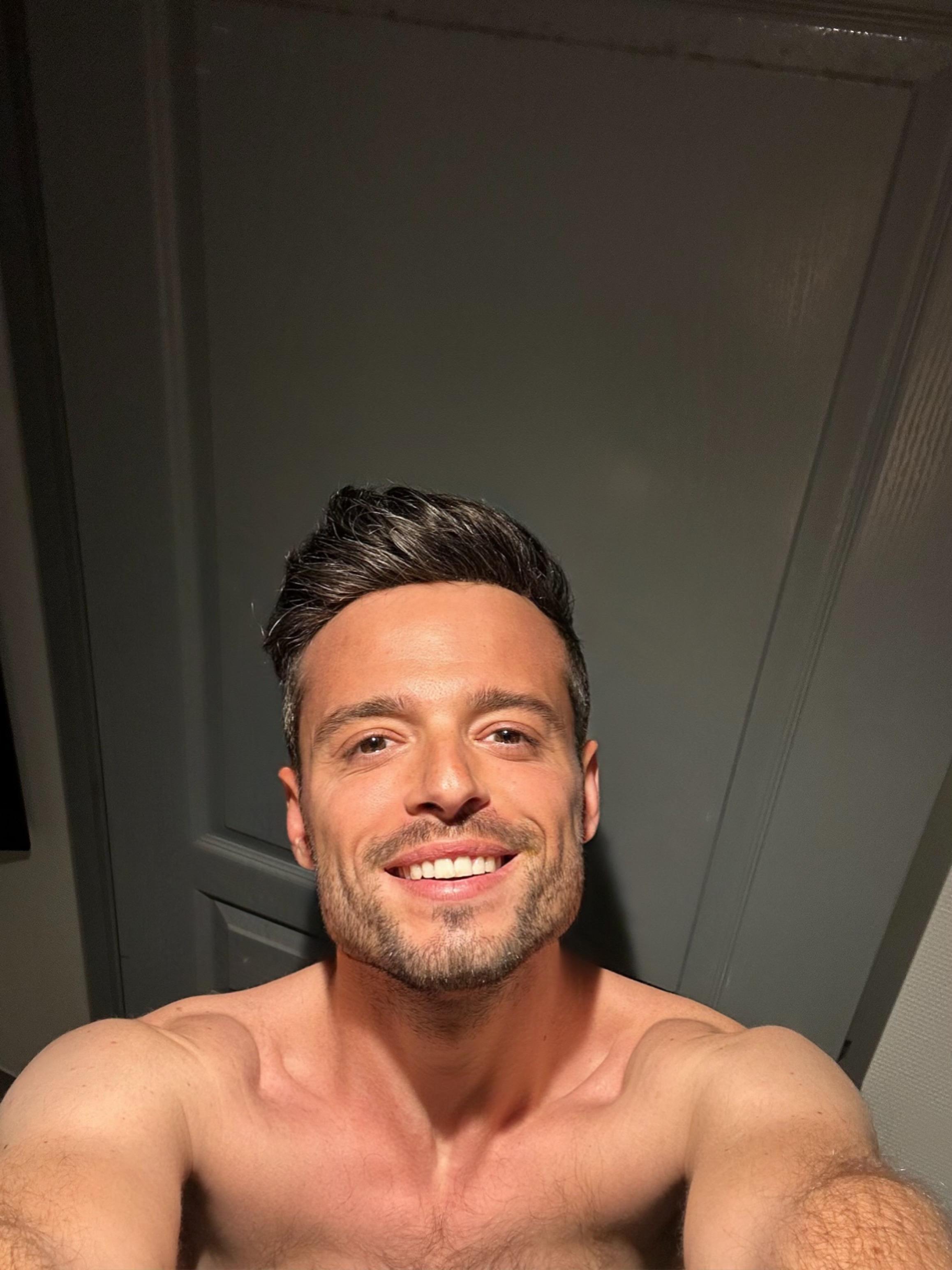 uncut dick live