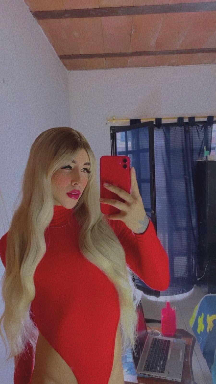 call me hornysara live