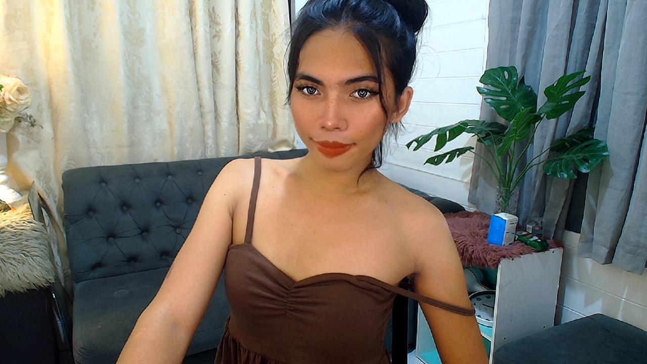 julie live