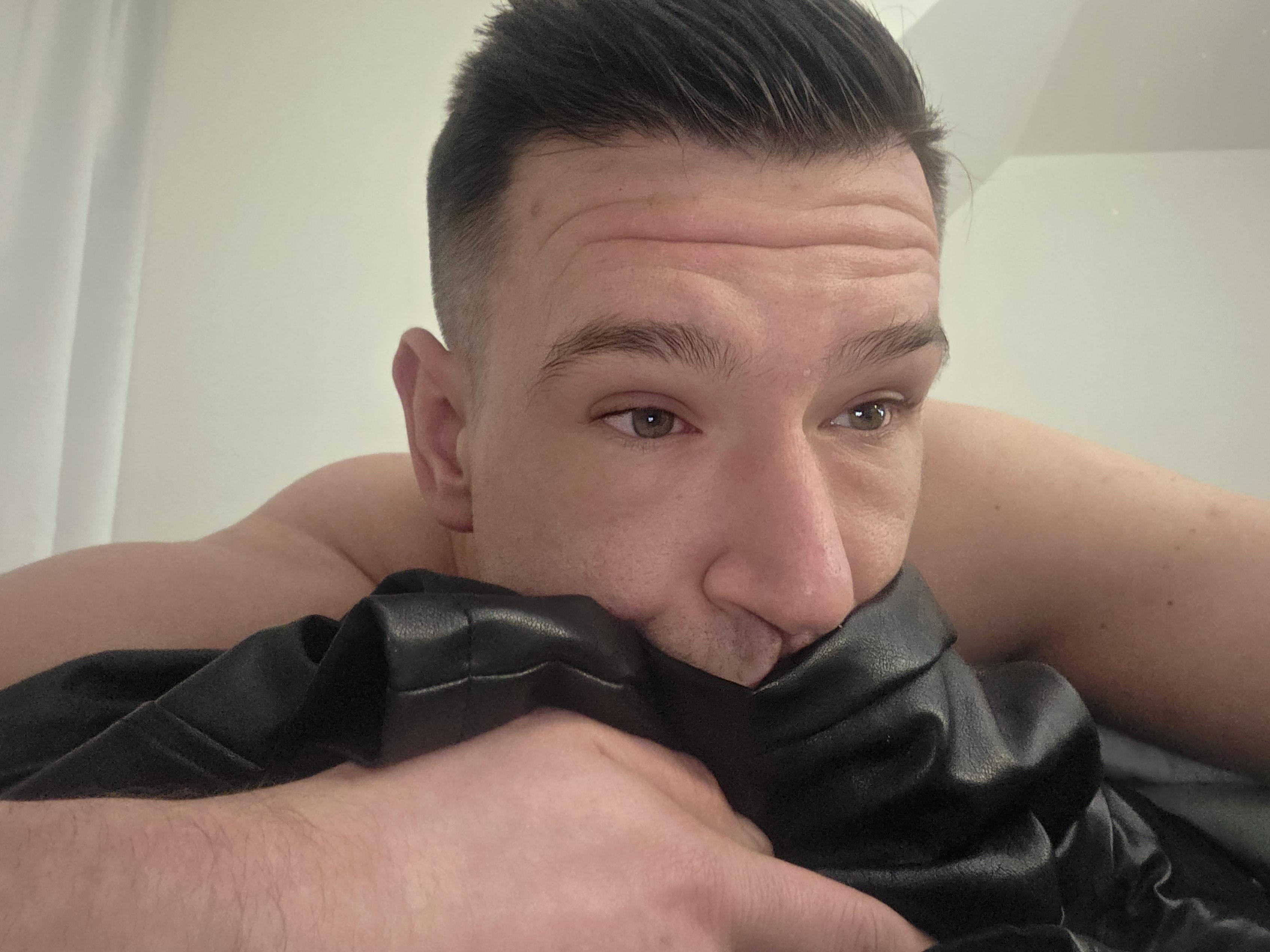 leather jacket ❤️🔥 stroking with my sisters leather jacket goal 500 tkns live