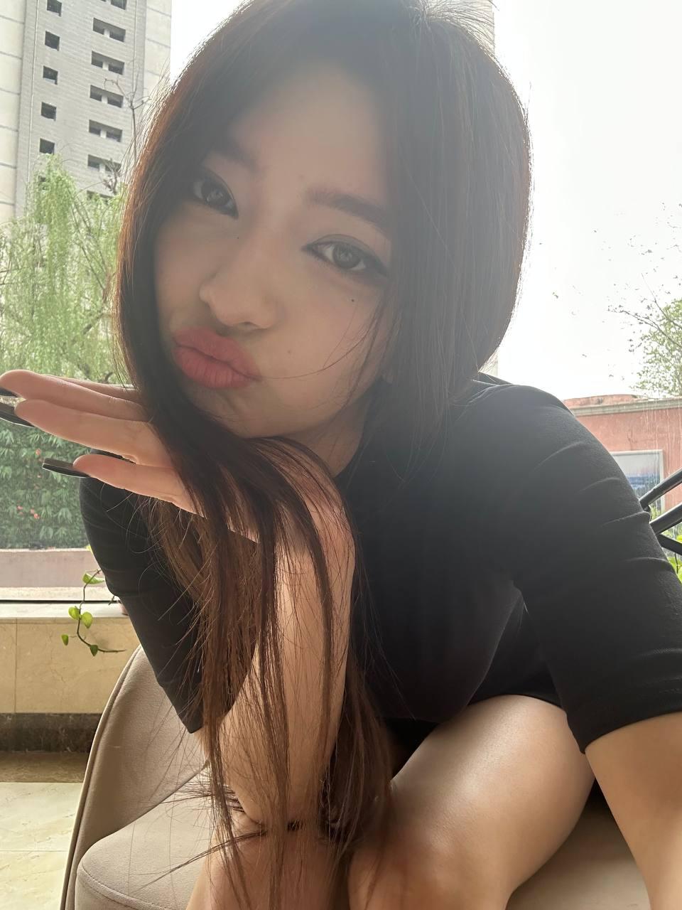 Miniatura della webcam live di palmiratownzen con #young, #18 e #asian