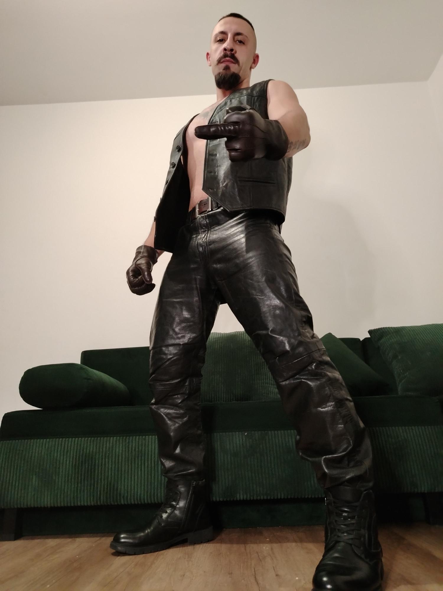 dominathor live