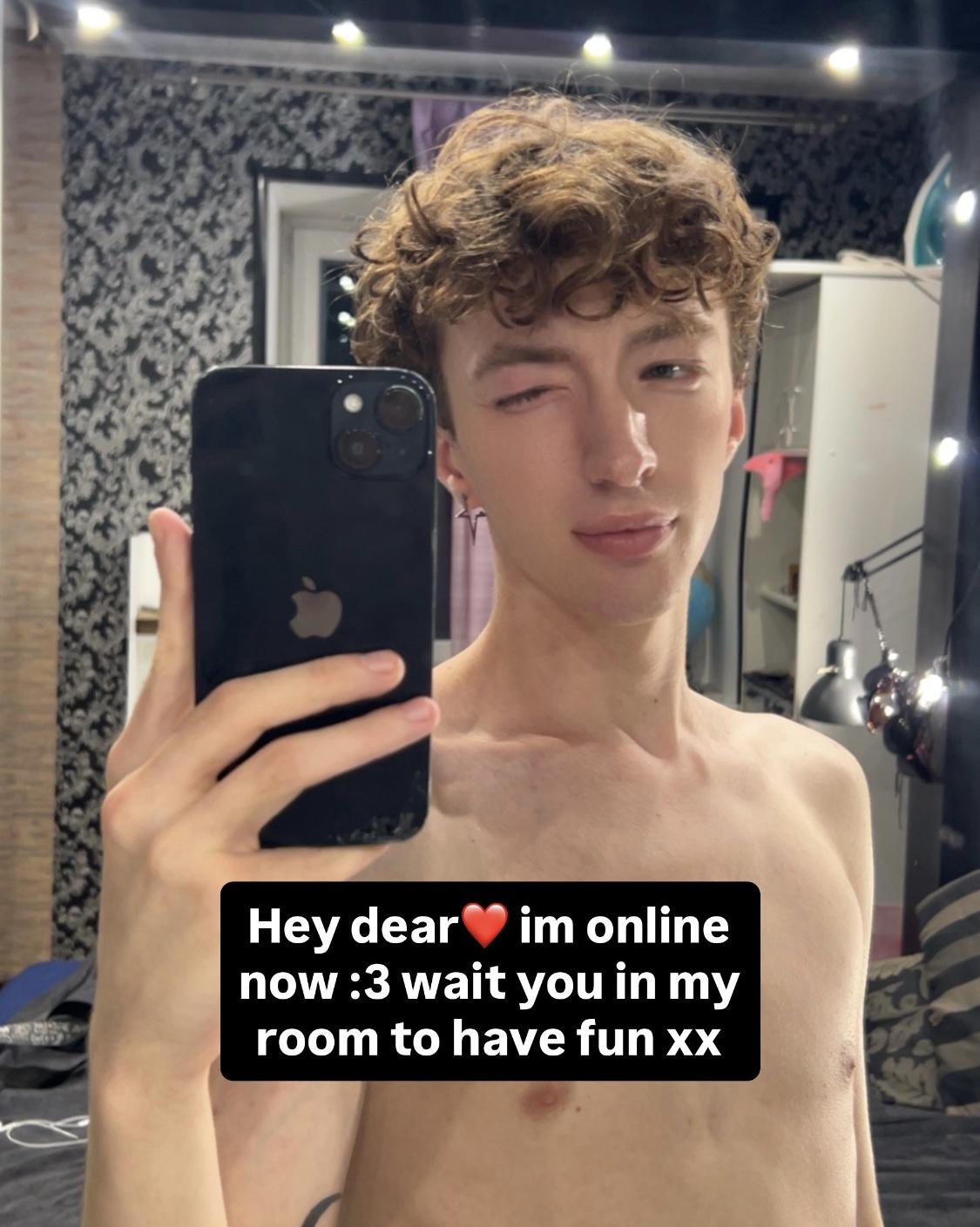 yan ⸜(。˃ ᵕ ˂ )⸝♡ live